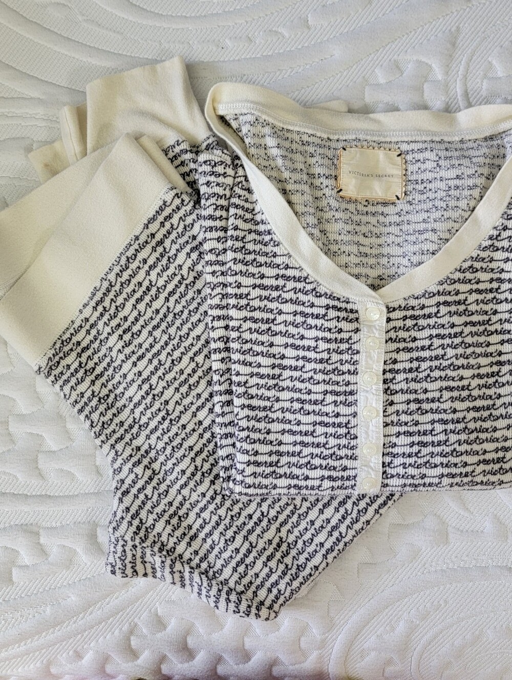 Victoria's Secret Pajama Set Henley Top Leggings Black Script Print Cream Small